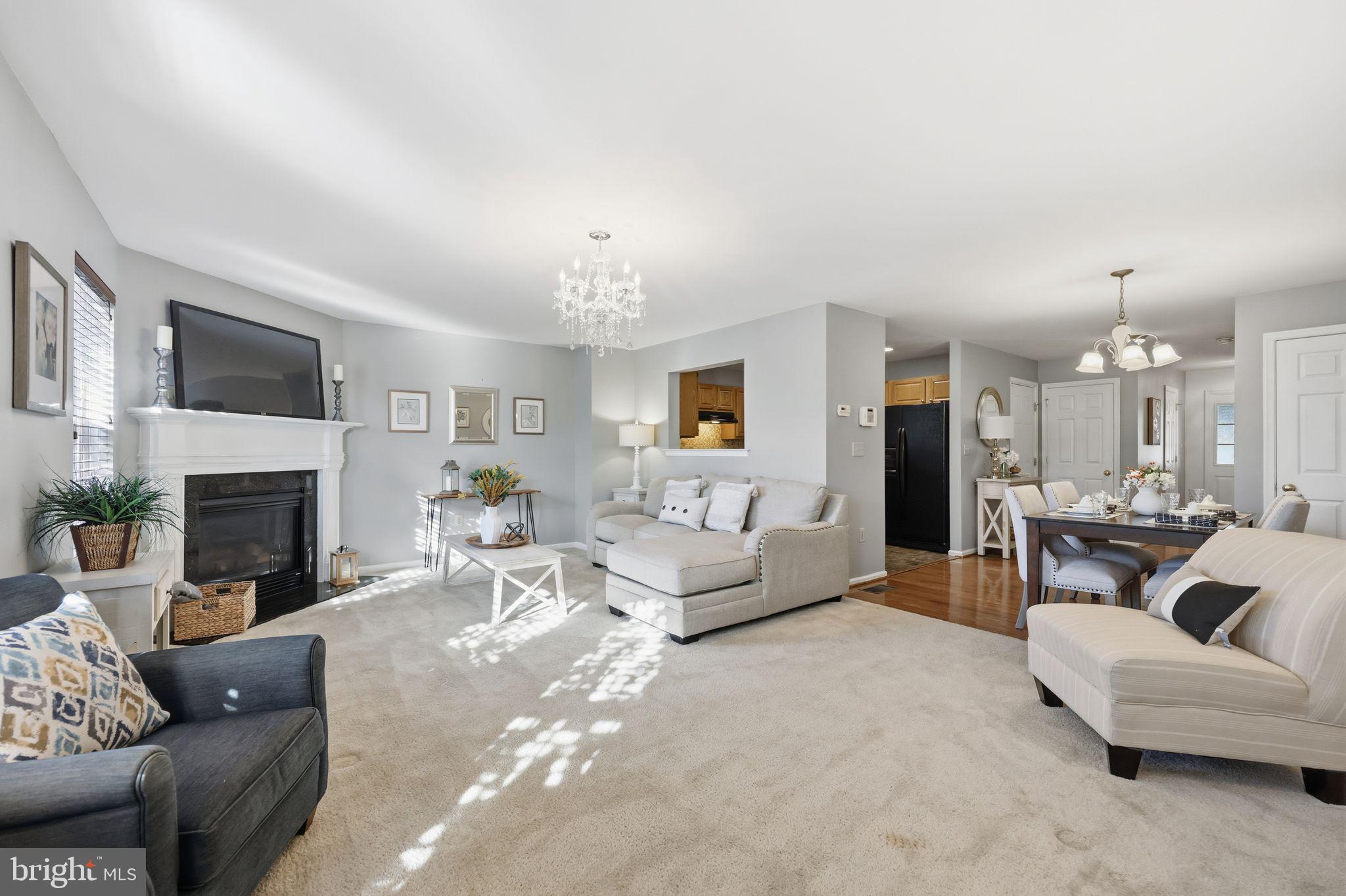 COURT AT THE LEDGES - Residential