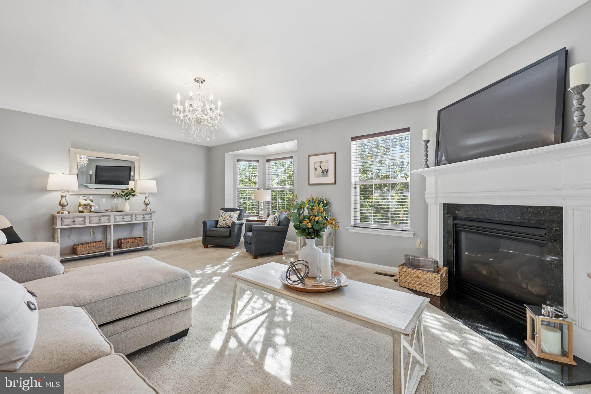 COURT AT THE LEDGES - Residential