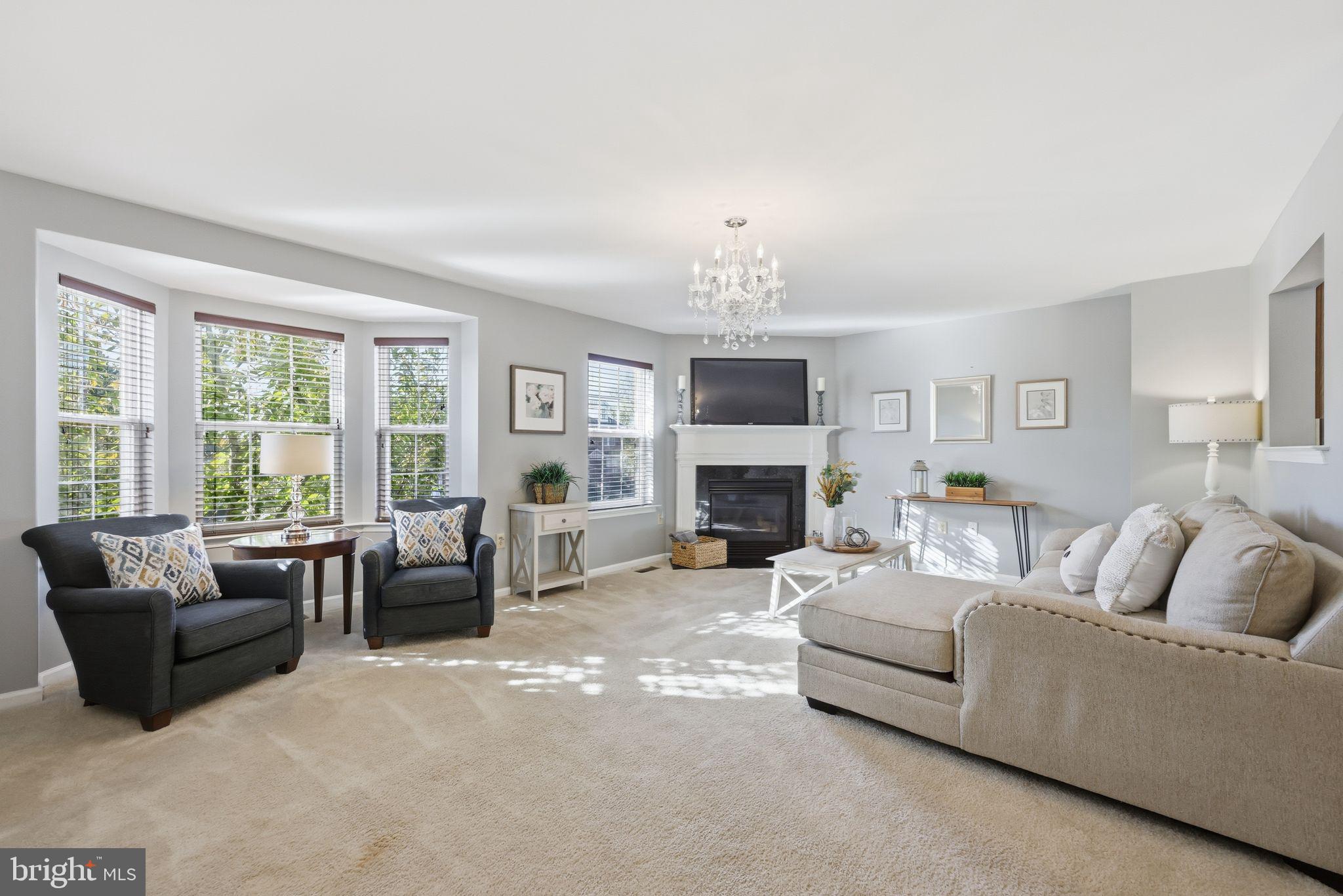 COURT AT THE LEDGES - Residential