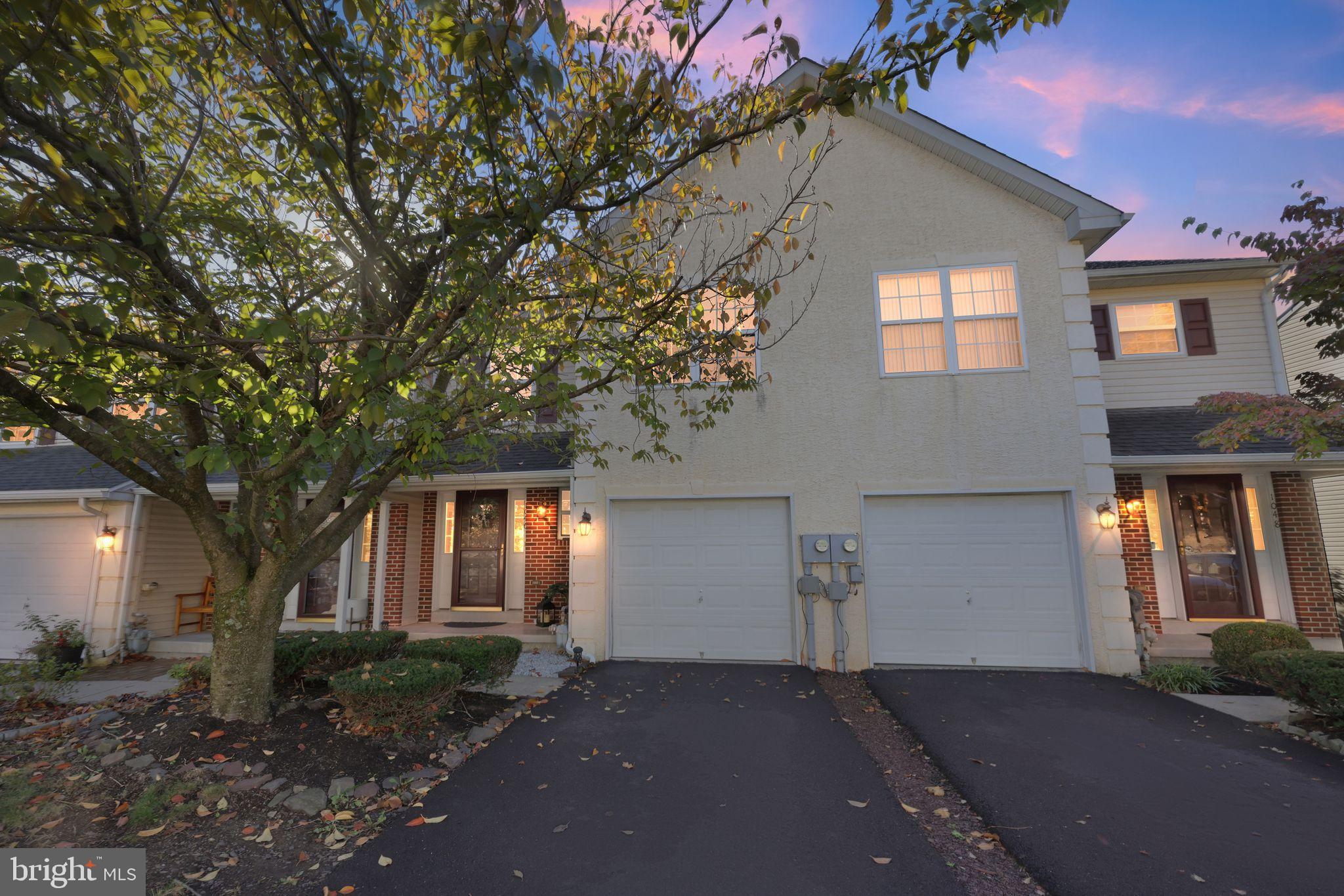 COURT AT THE LEDGES - Residential