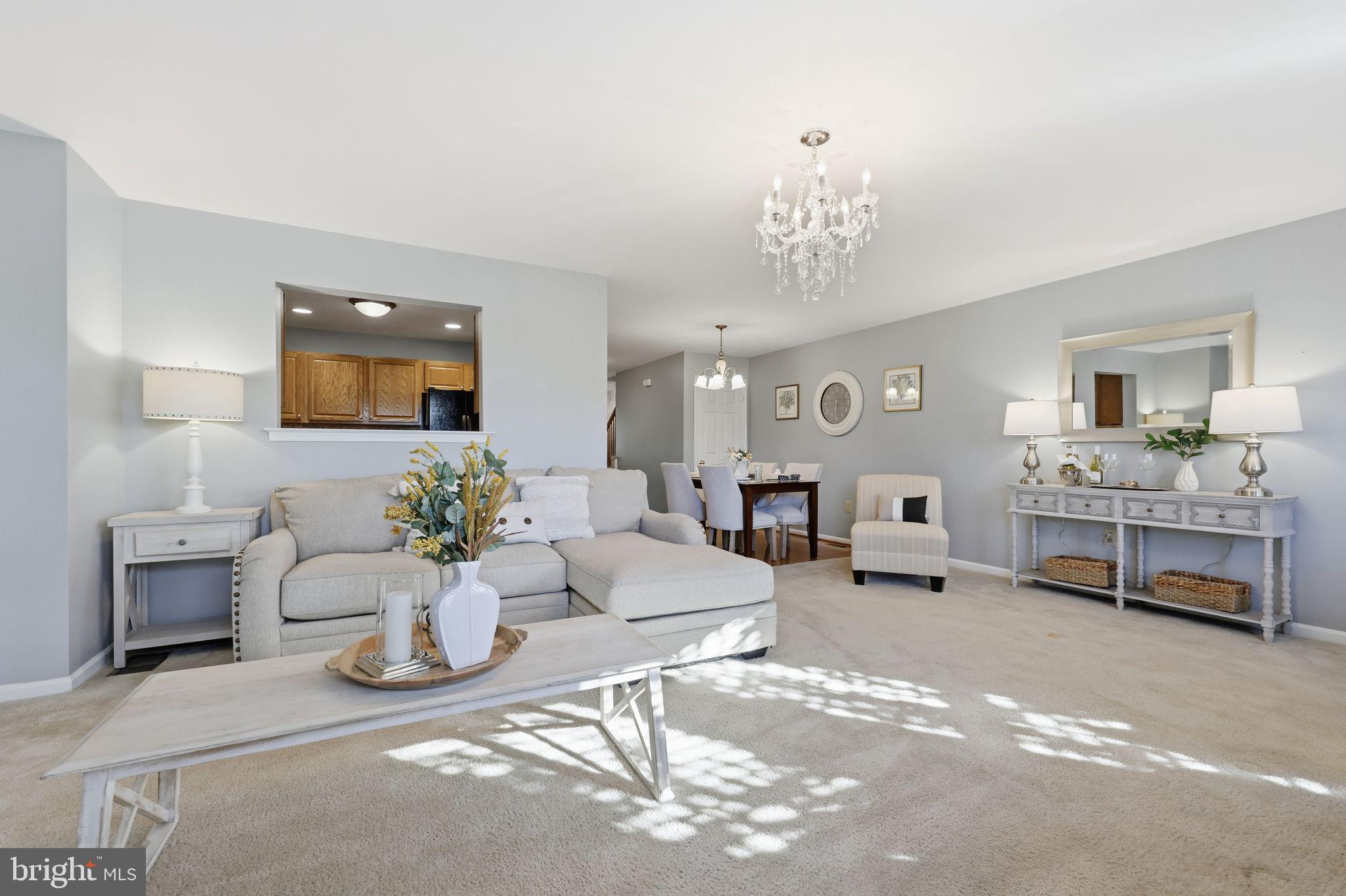 COURT AT THE LEDGES - Residential