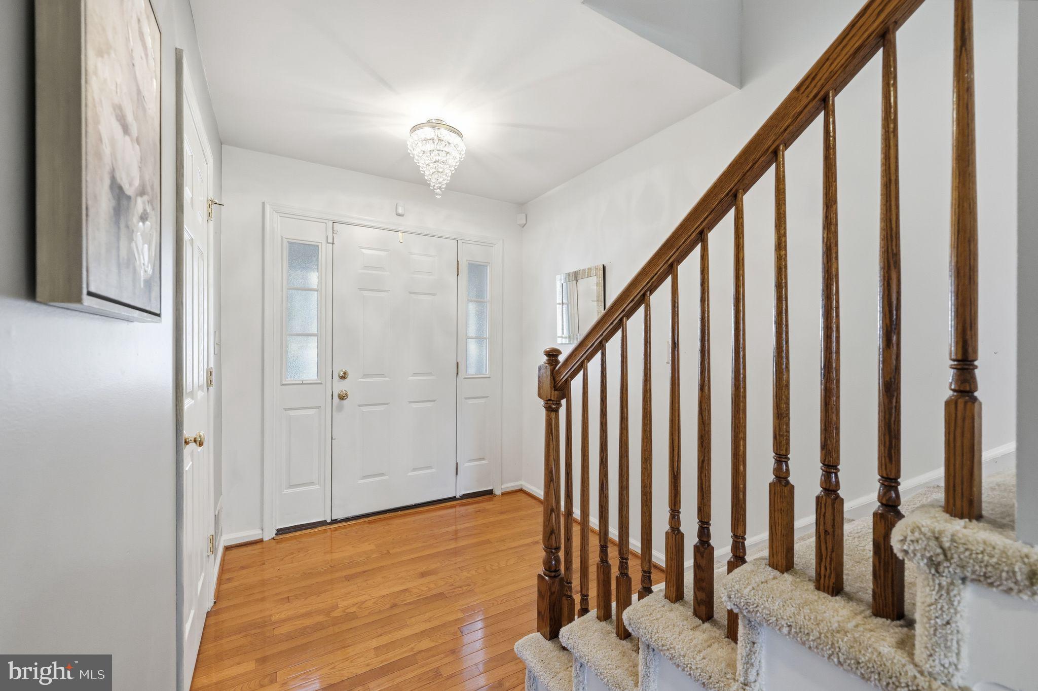 COURT AT THE LEDGES - Residential