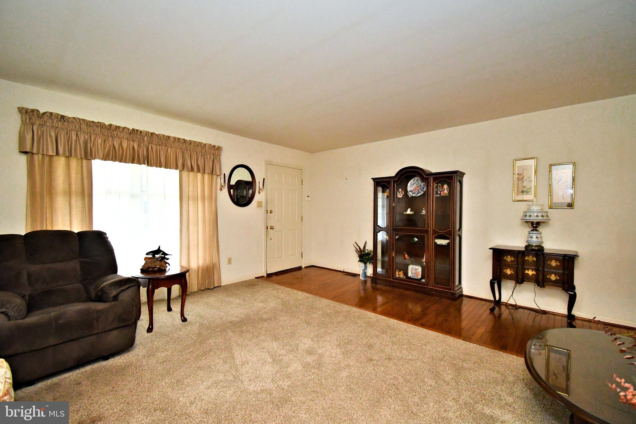 STRAWBERRY FIELDS - Residential