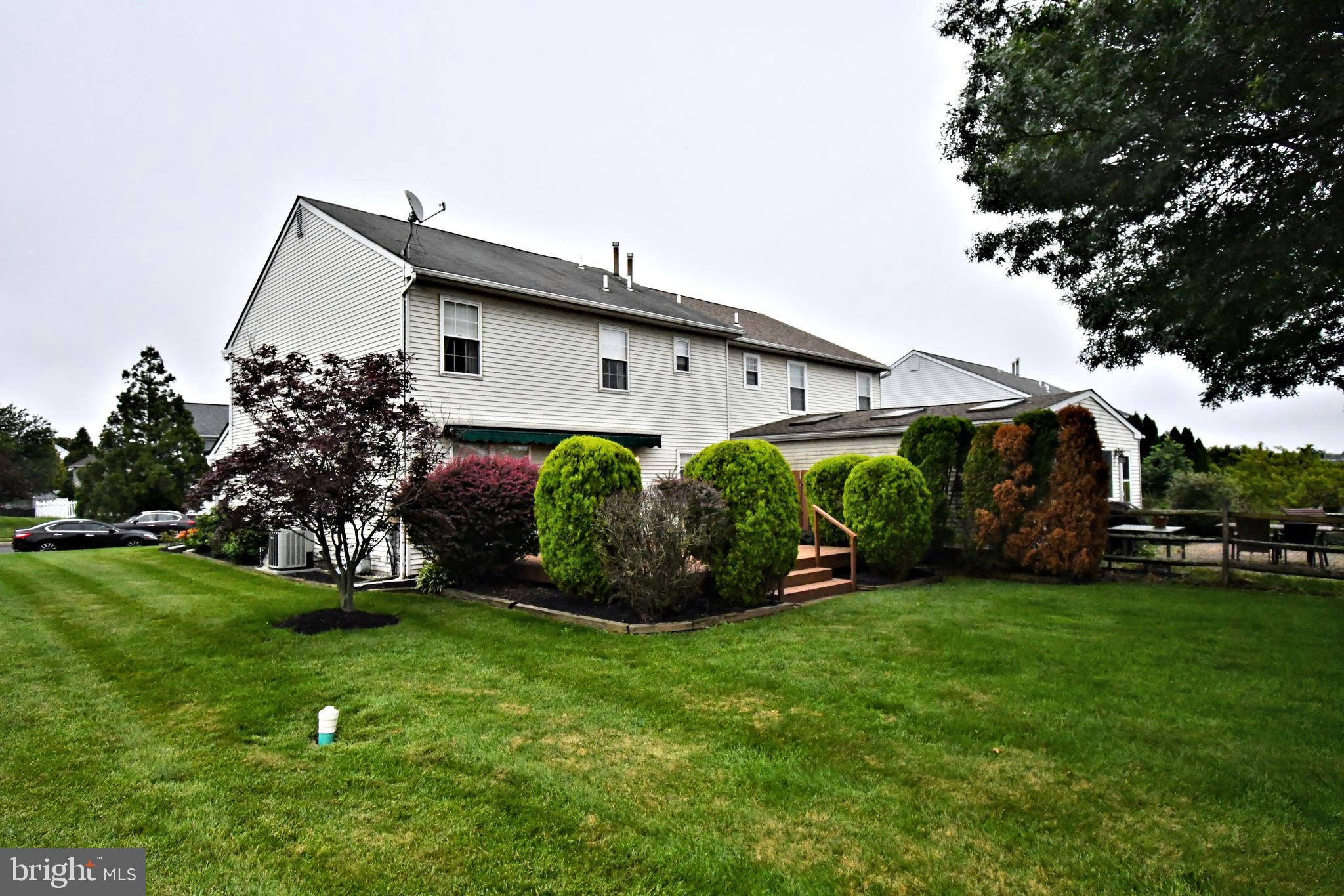 STRAWBERRY FIELDS - Residential