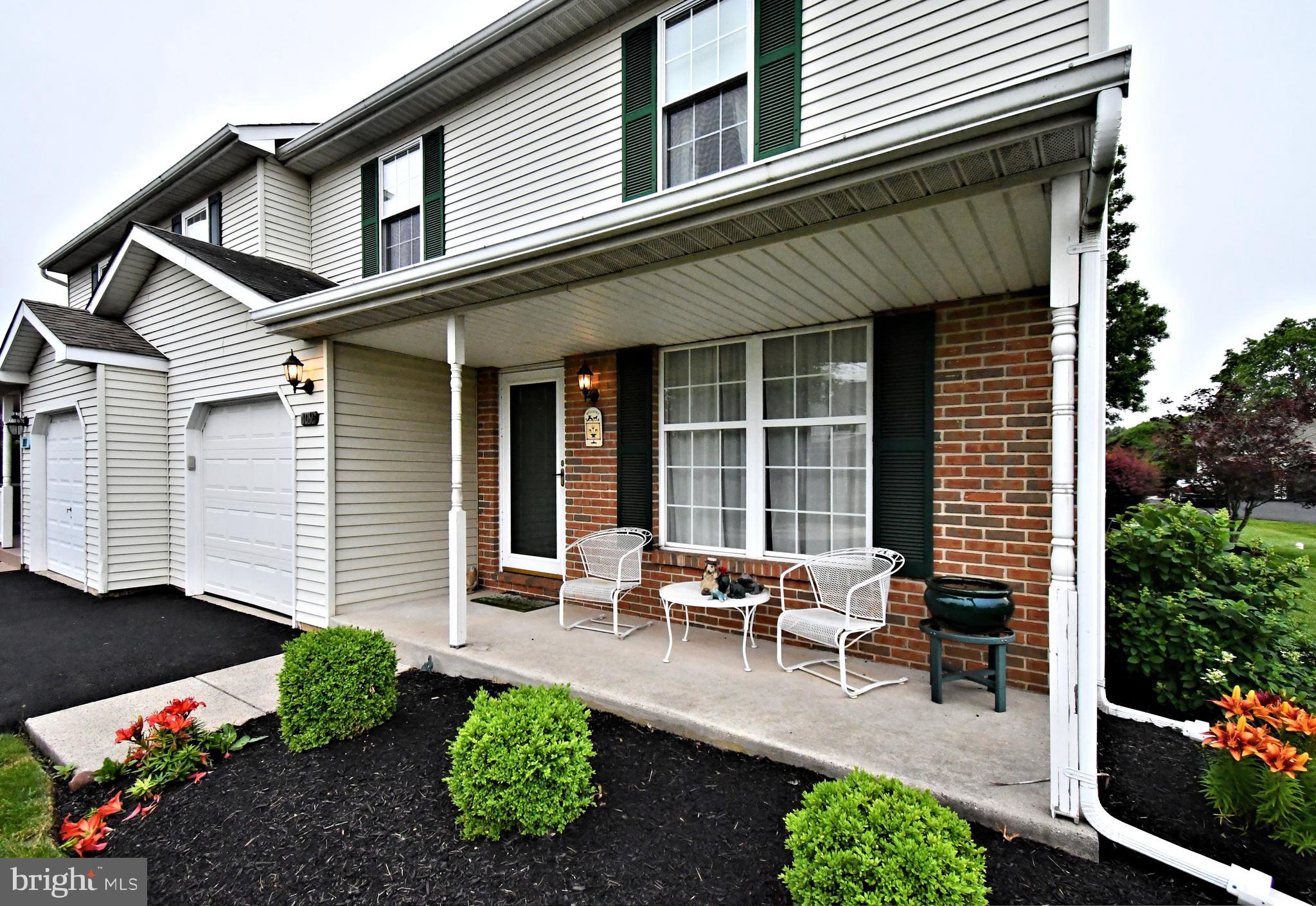 STRAWBERRY FIELDS - Residential