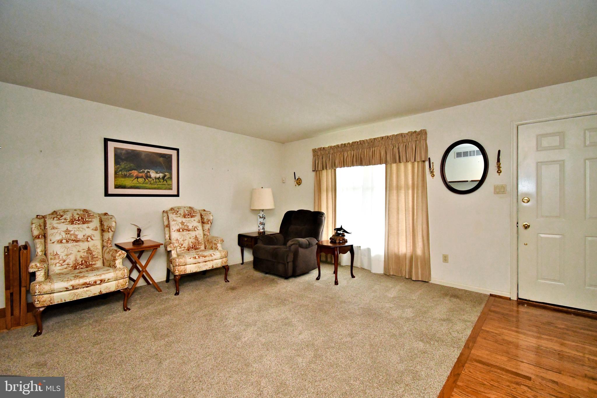 STRAWBERRY FIELDS - Residential