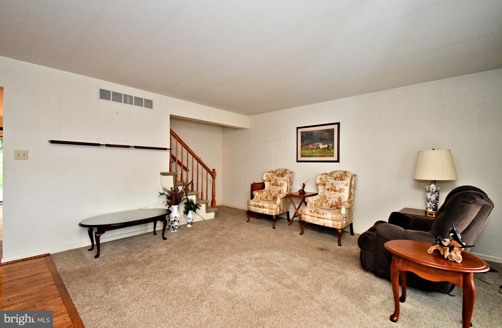 STRAWBERRY FIELDS - Residential