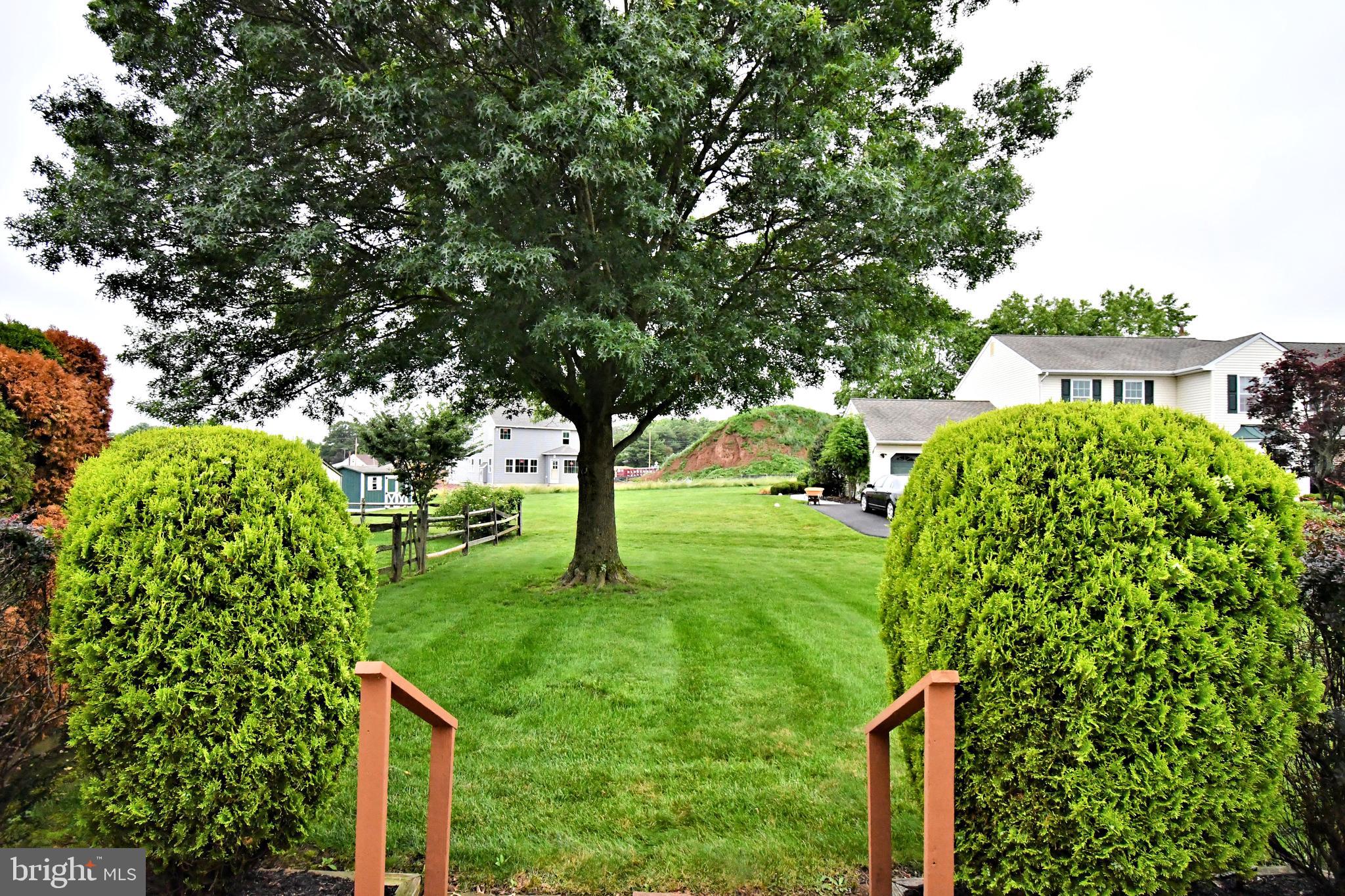 STRAWBERRY FIELDS - Residential