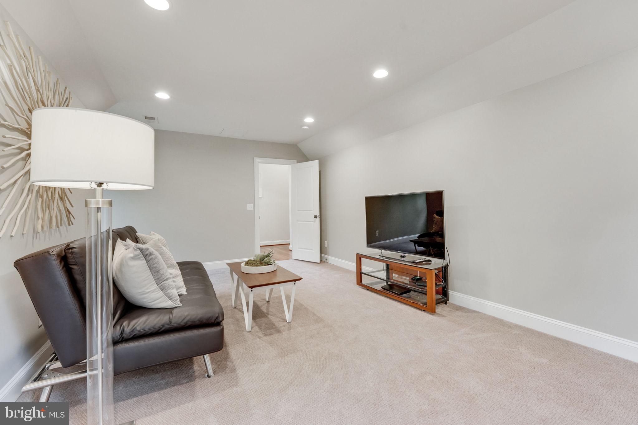 ACREDALE - Residential