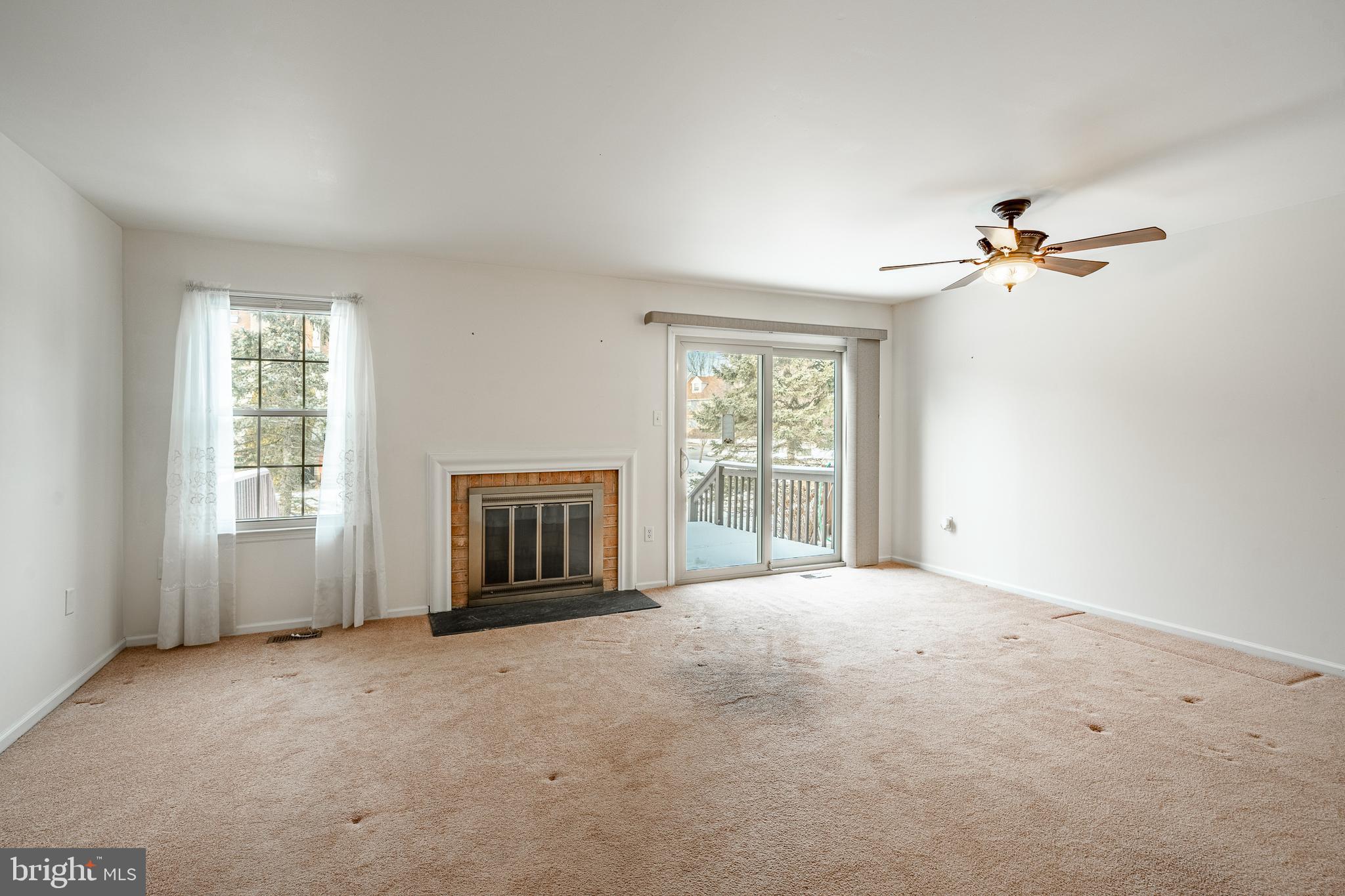 COURT AT JAMESTOWNE - Residential