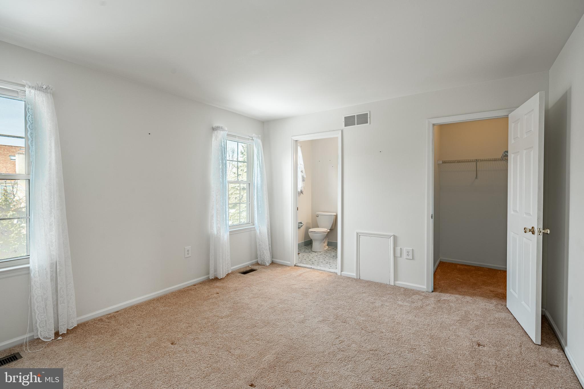 COURT AT JAMESTOWNE - Residential