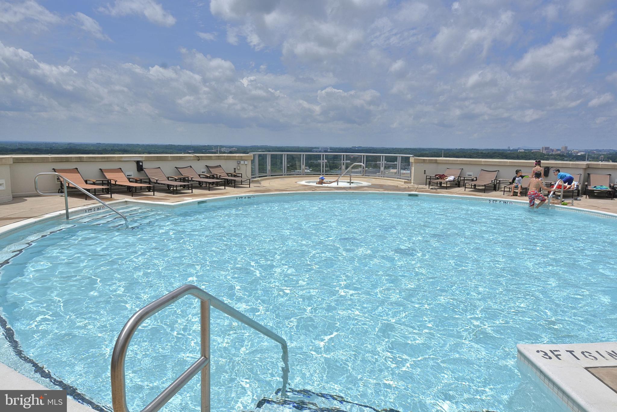 MIDTOWN BETHESDA NORTH - Residential