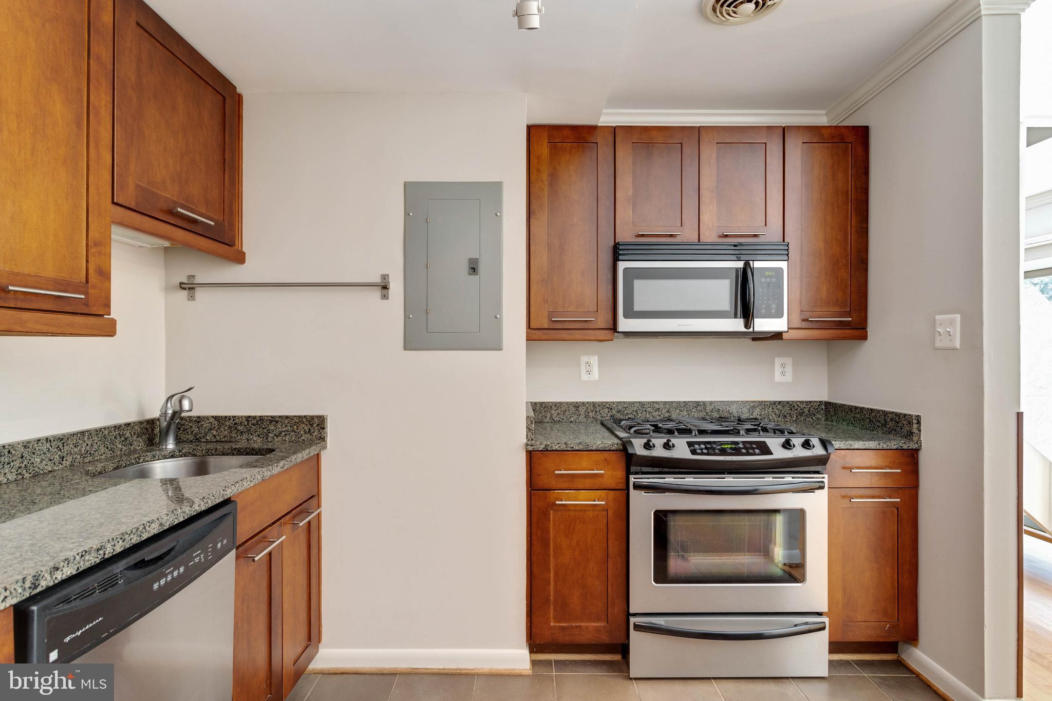 LONDON TERRACE - Residential Lease