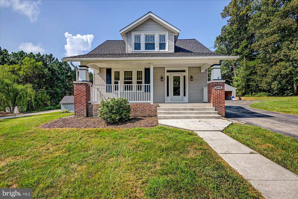 Photo of 1098 Porters Road, SPRING GROVE, PA 17362 (MLS # PAYK2088238)