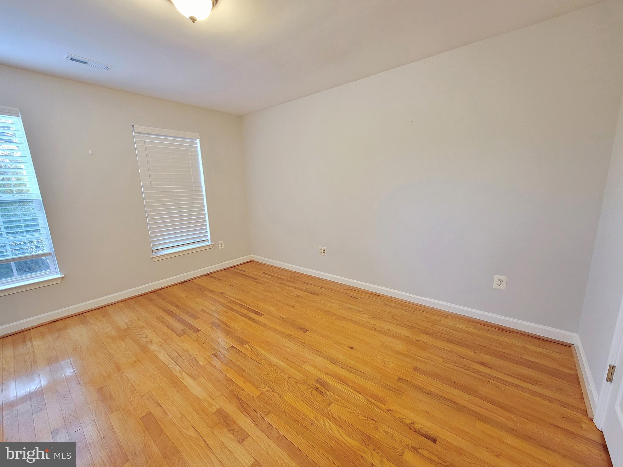 URBANA - Residential Lease