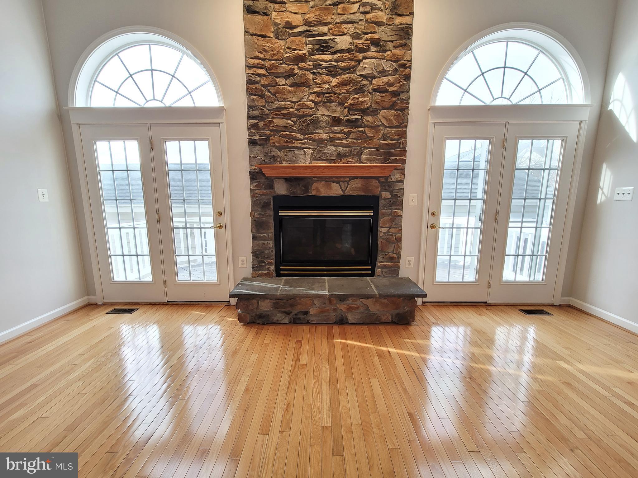 URBANA - Residential Lease