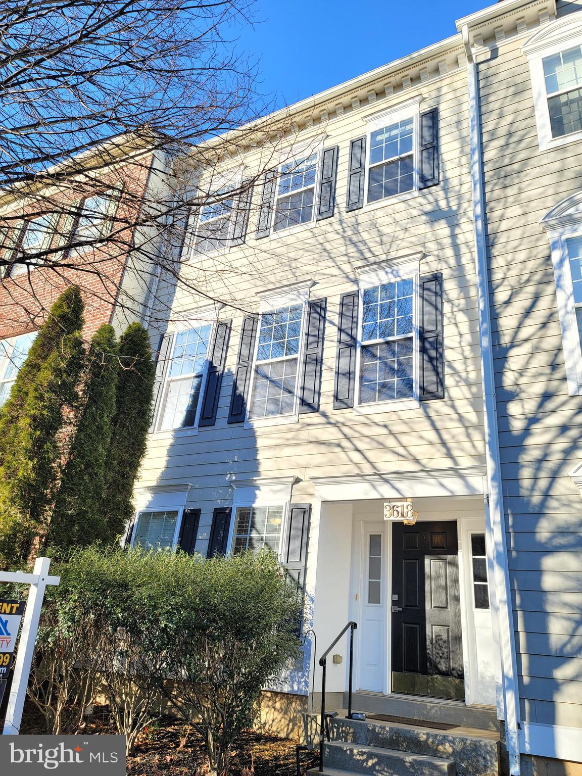 URBANA - Residential Lease