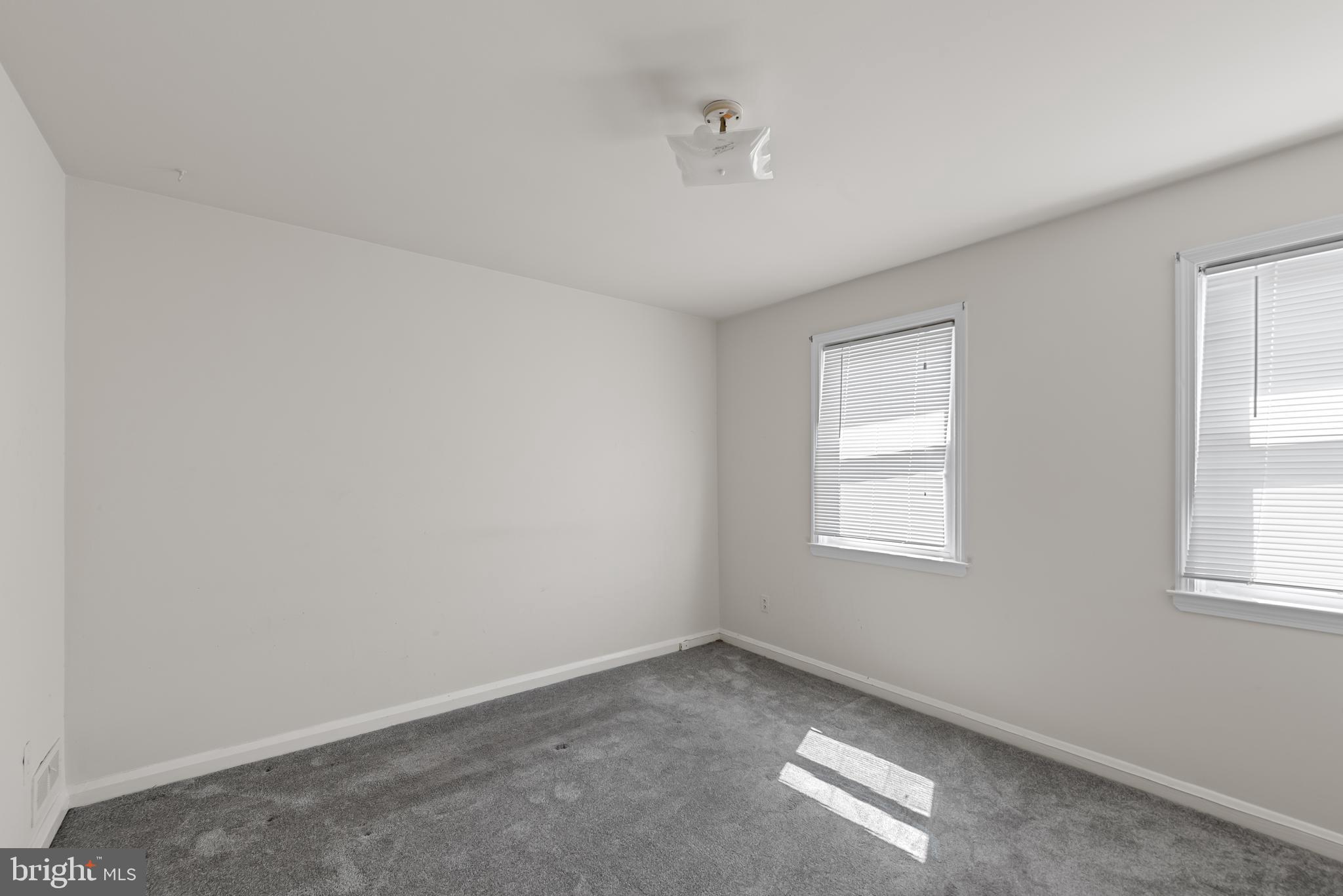EASTWOOD - Residential Lease