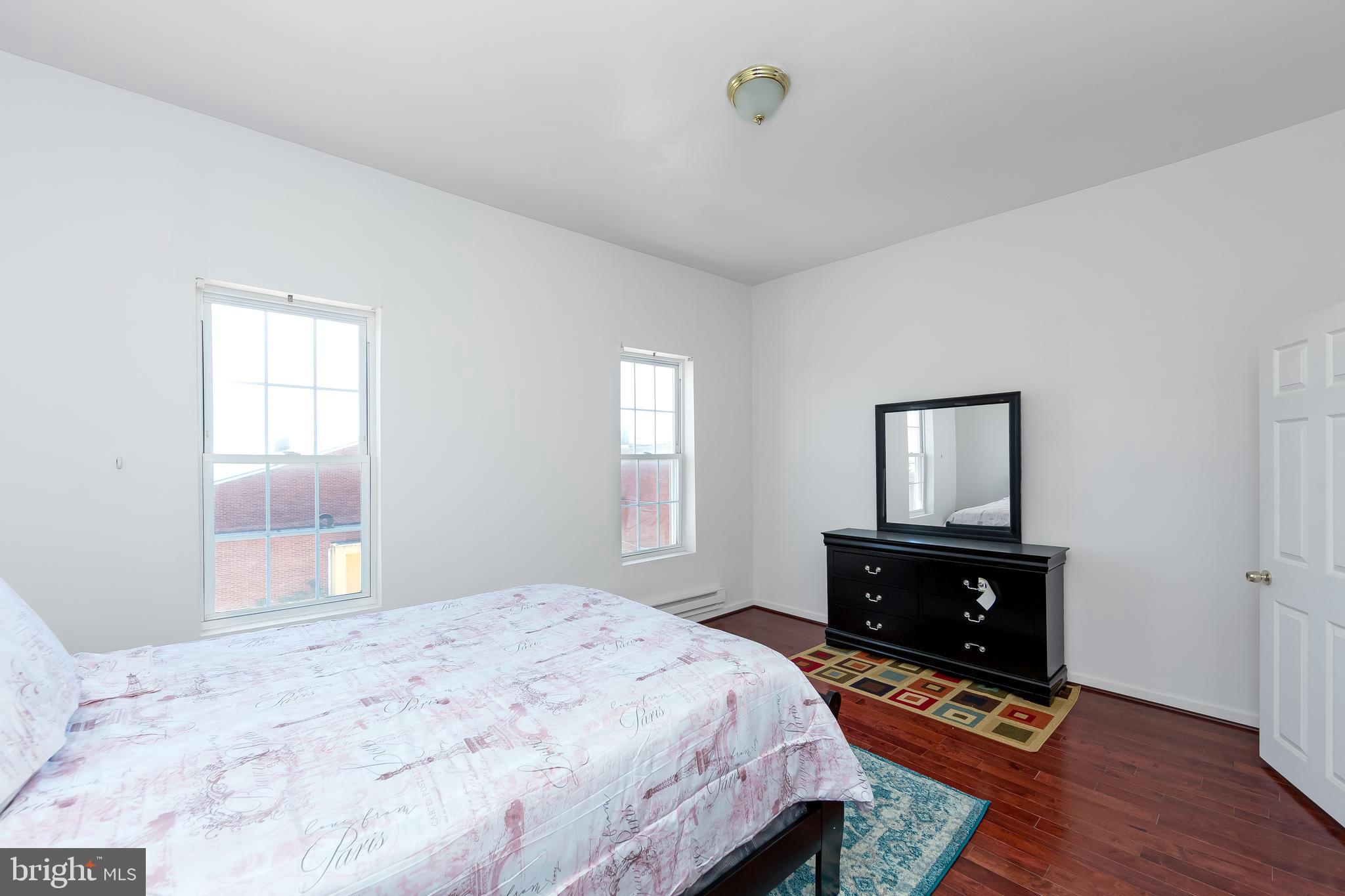 POINT BREEZE - Residential