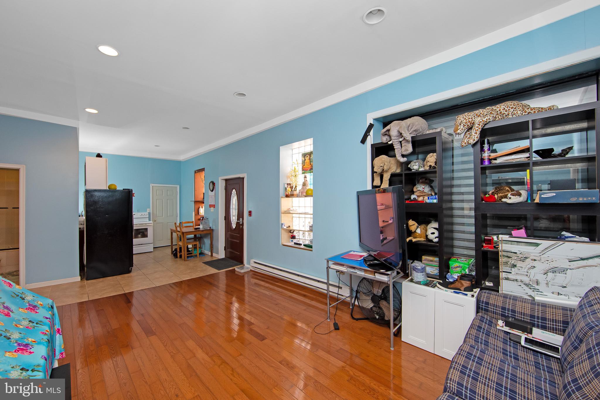 POINT BREEZE - Residential