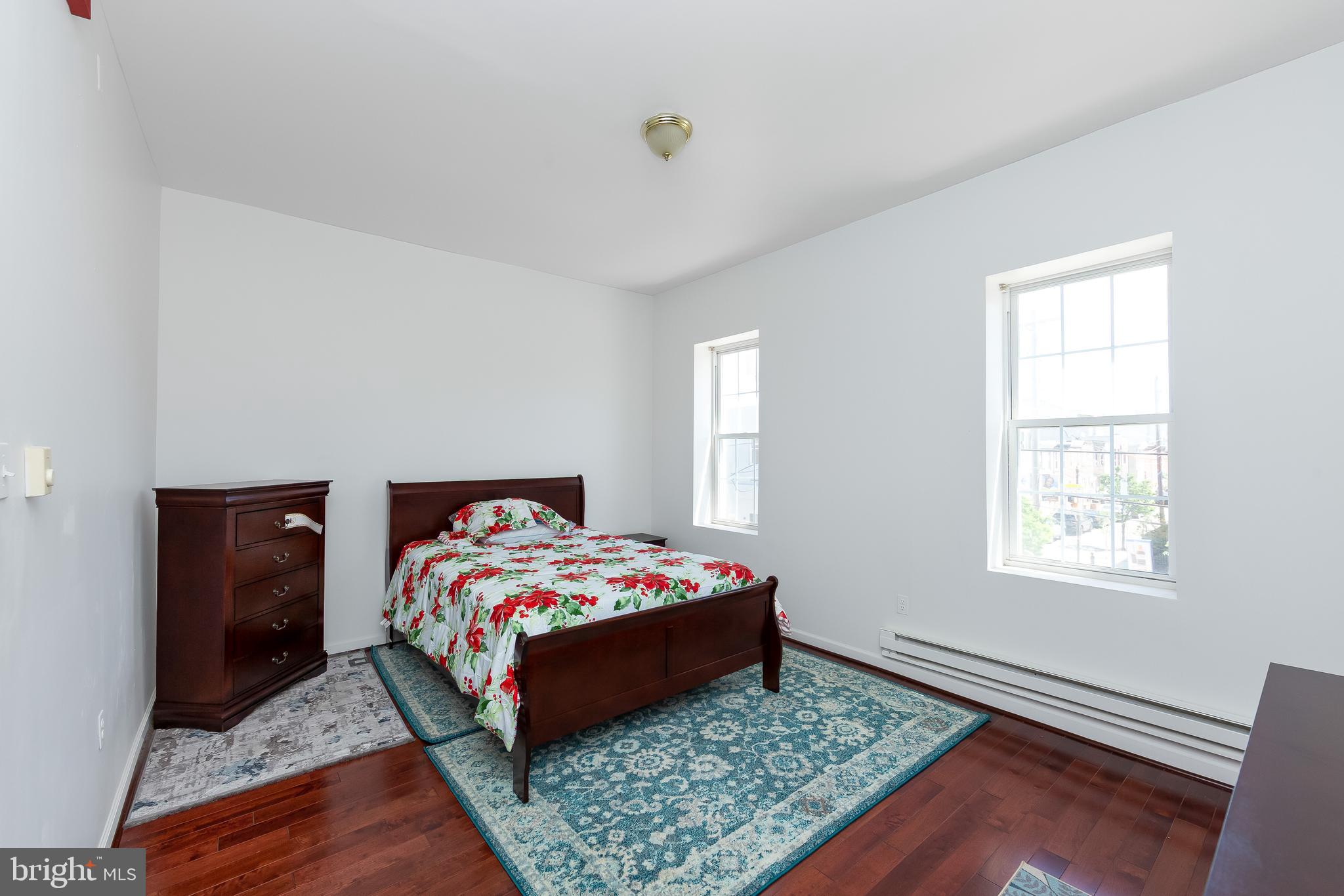 POINT BREEZE - Residential