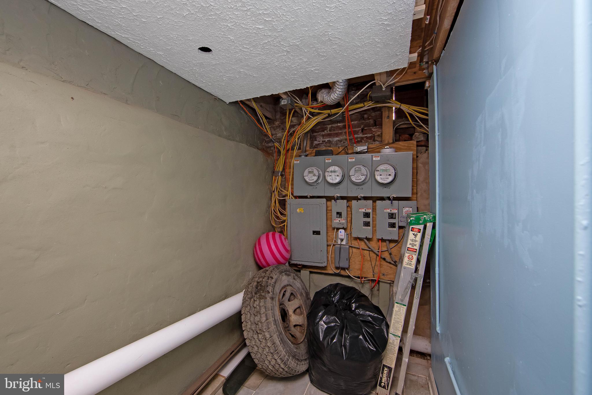 POINT BREEZE - Residential