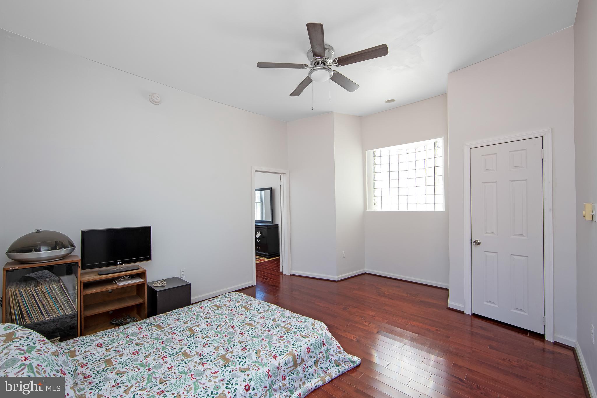 POINT BREEZE - Residential