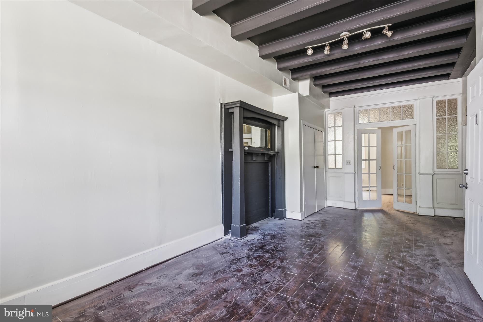 CHARLES VILLAGE - Residential Income