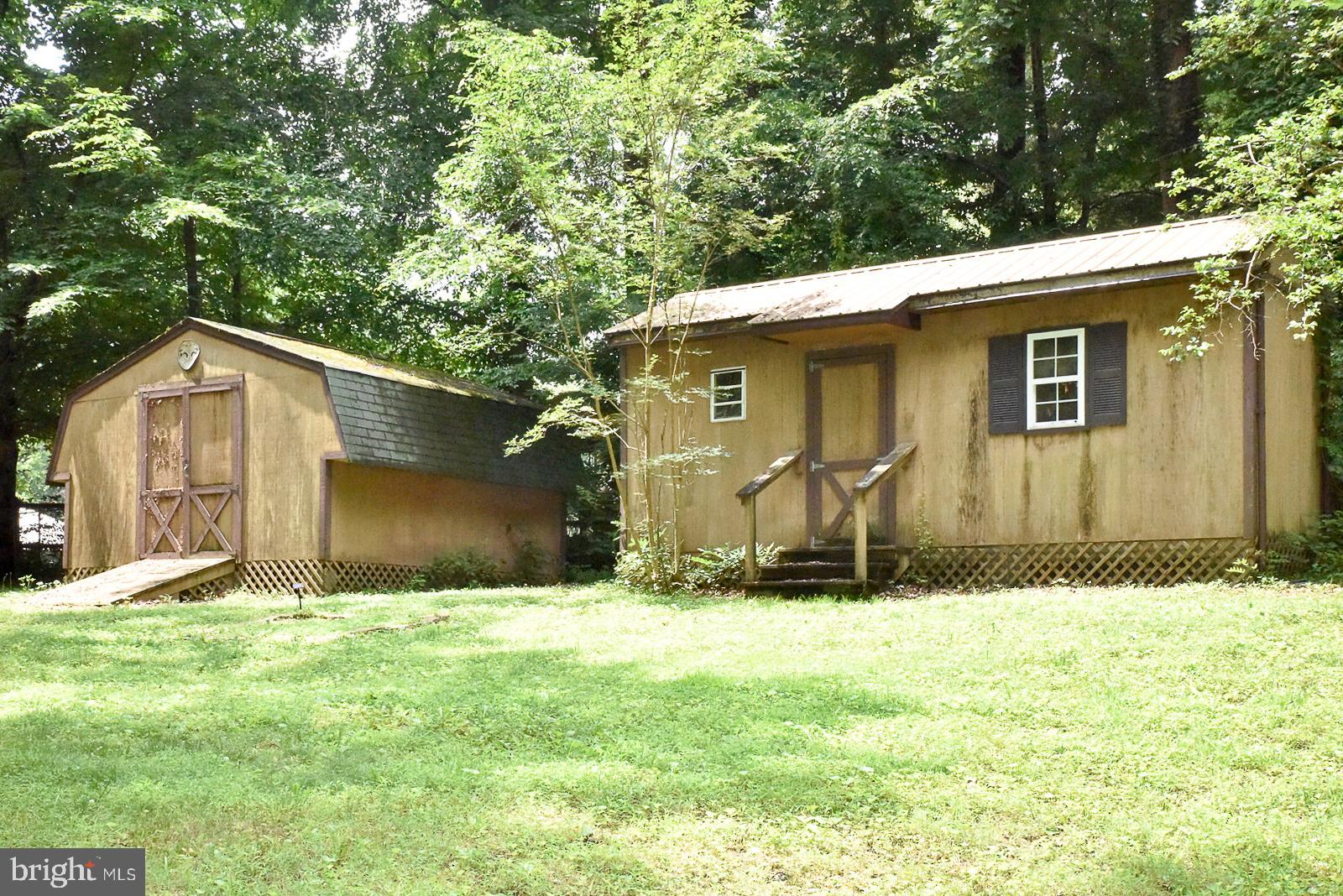 LAND O LAKES - Residential Lease