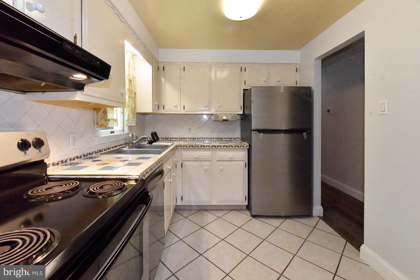 LAND O LAKES - Residential Lease