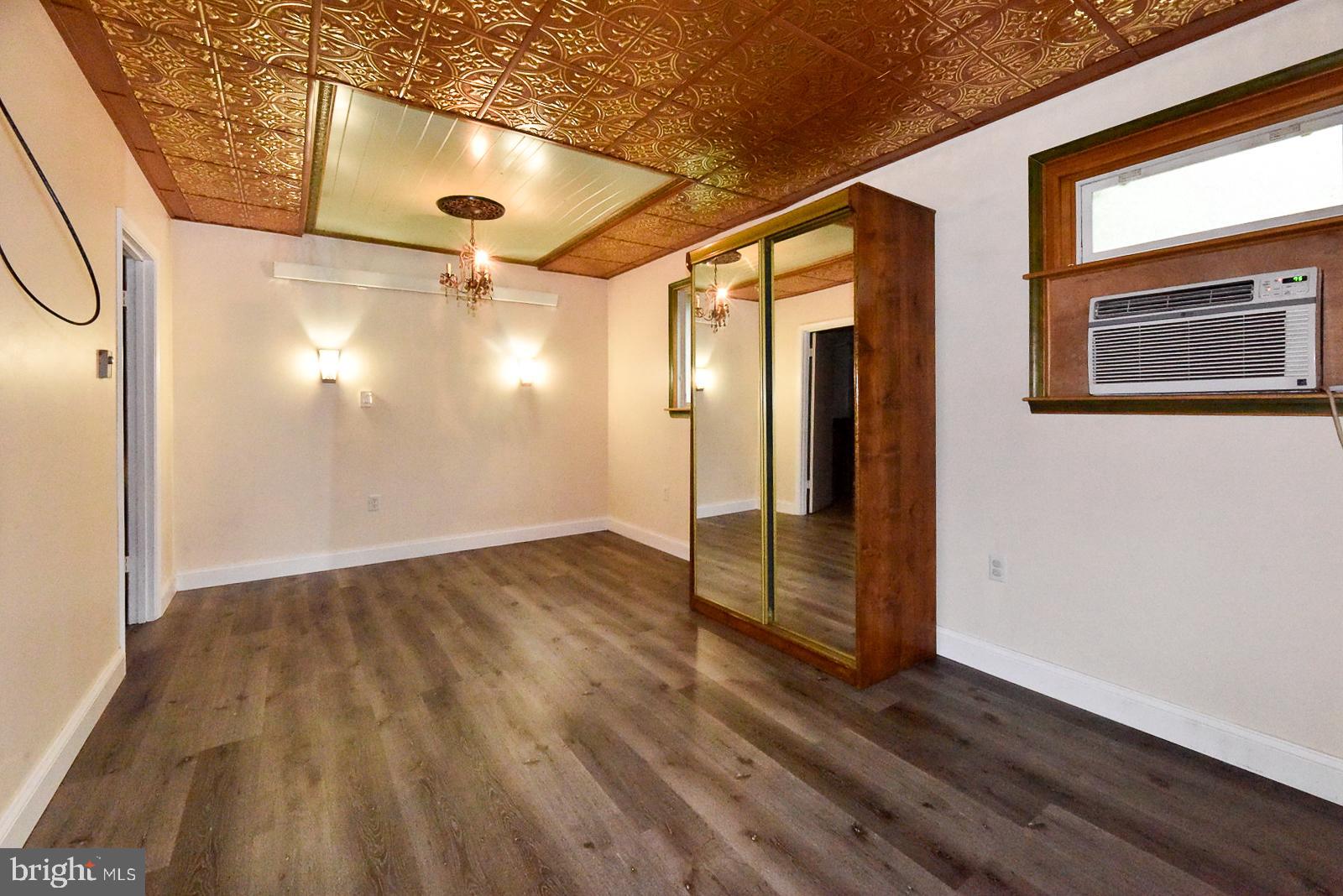 LAND O LAKES - Residential Lease