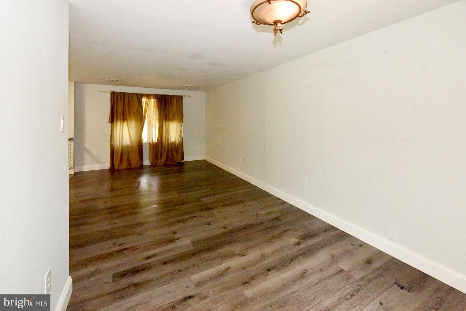 LAND O LAKES - Residential Lease