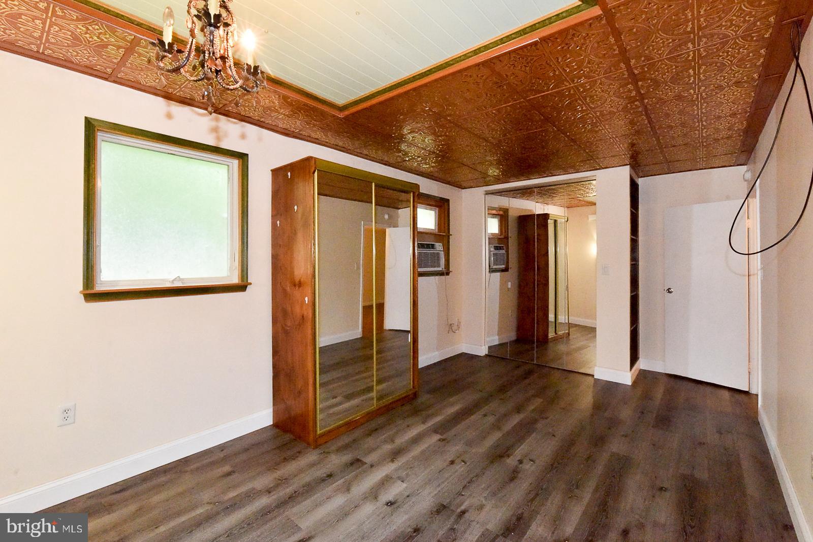 LAND O LAKES - Residential Lease