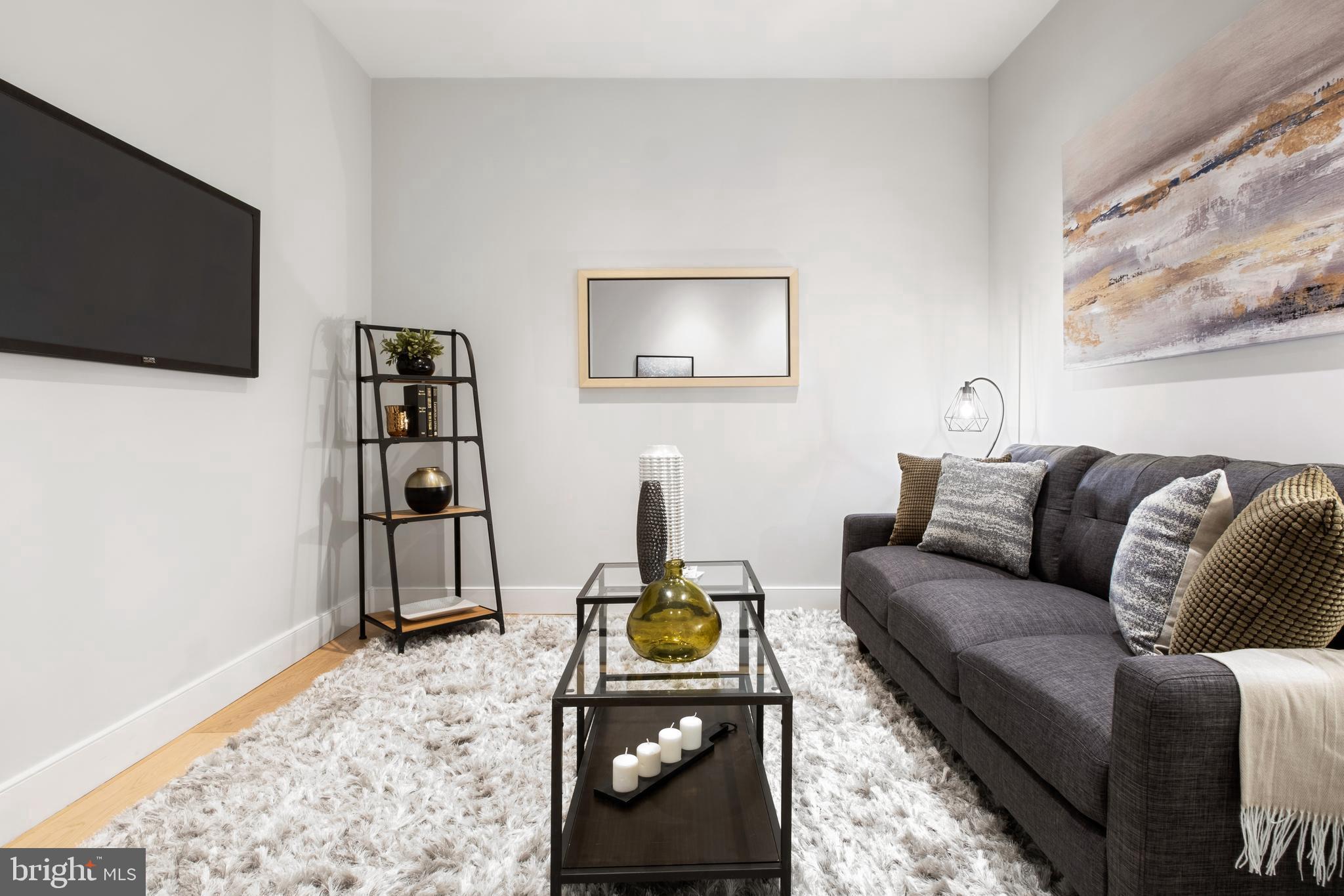 SOCIETY HILL - Residential