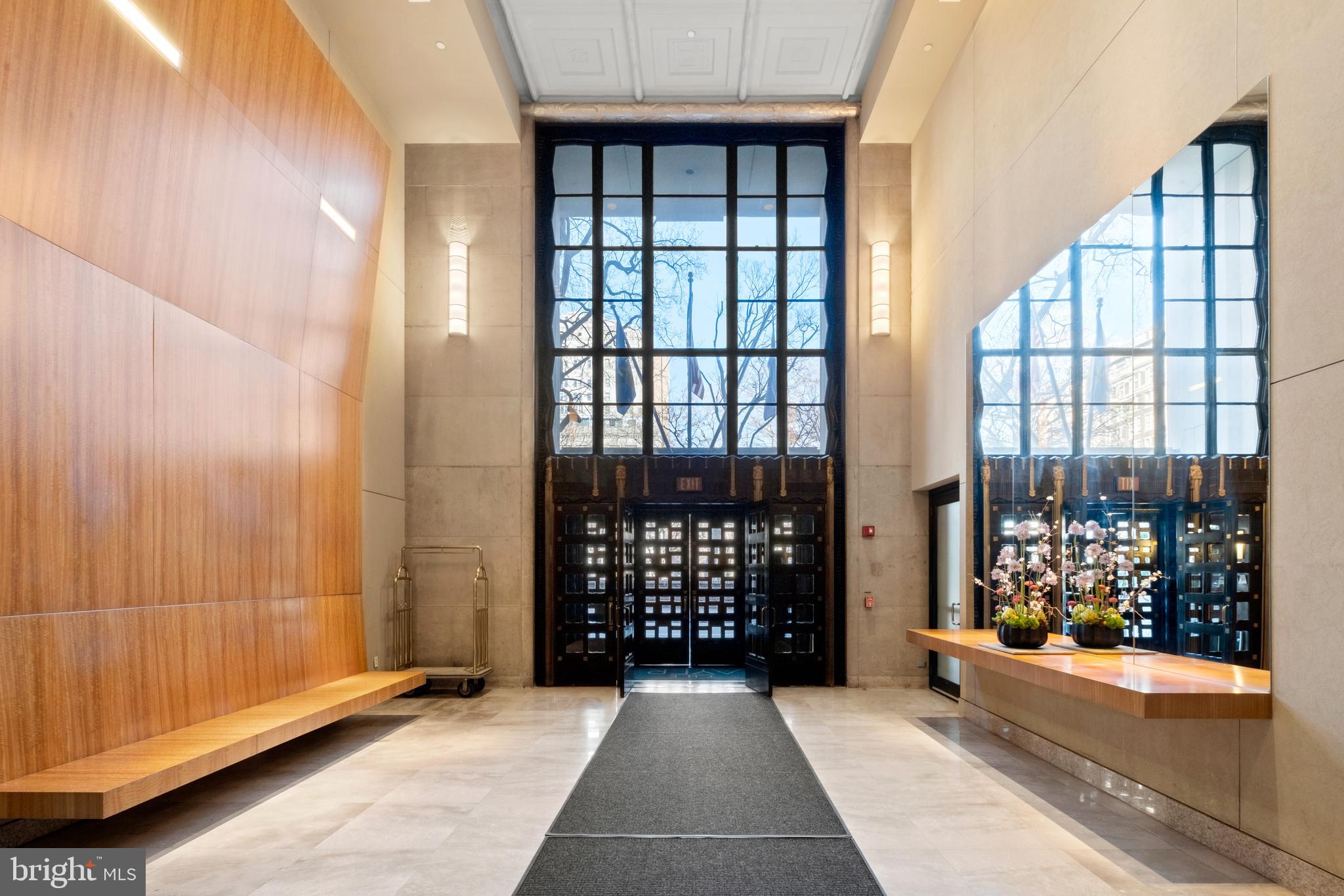 SOCIETY HILL - Residential