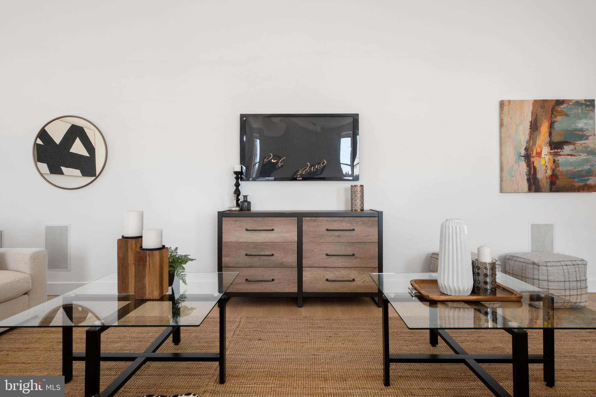 SOCIETY HILL - Residential