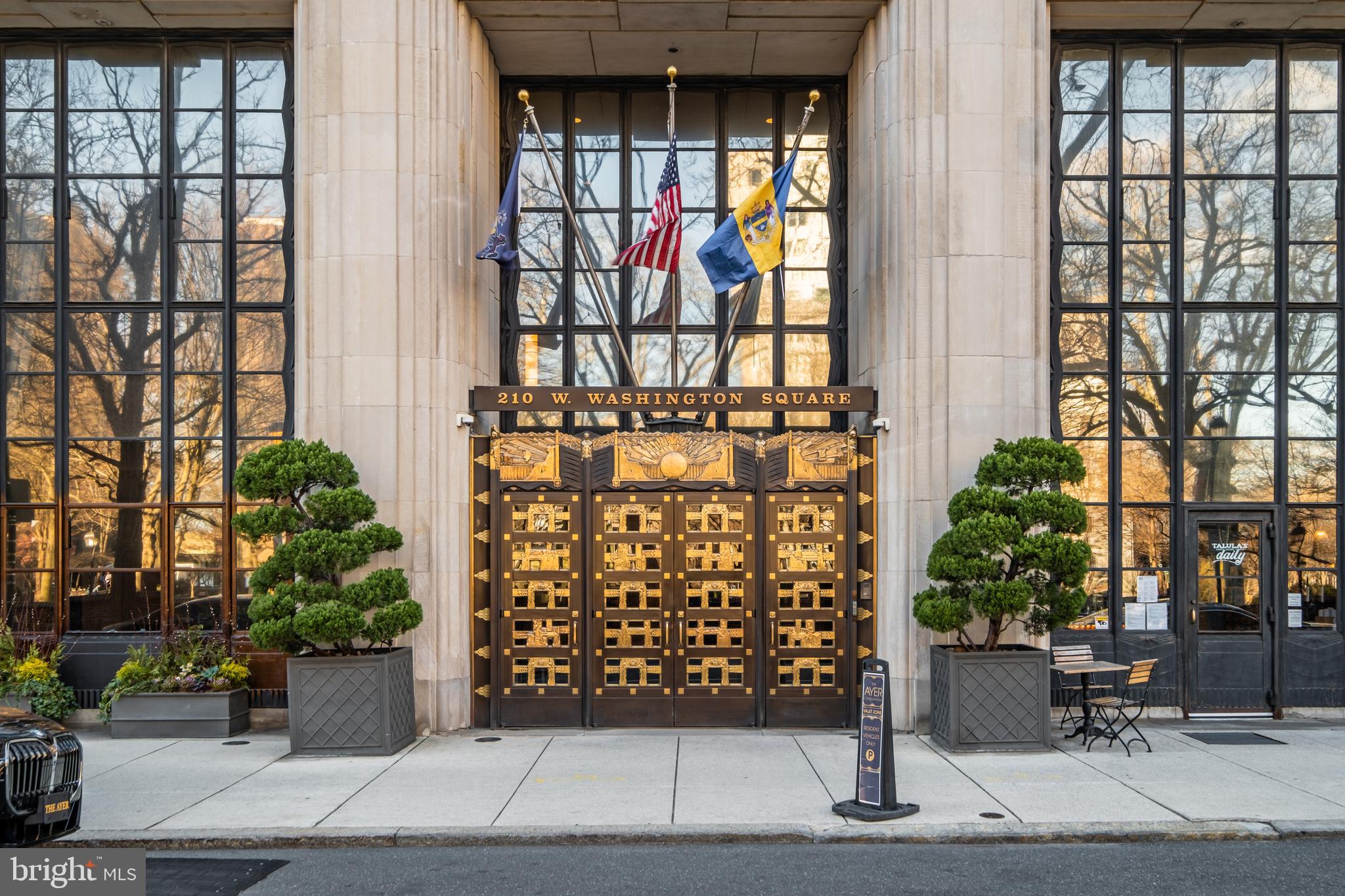 SOCIETY HILL - Residential