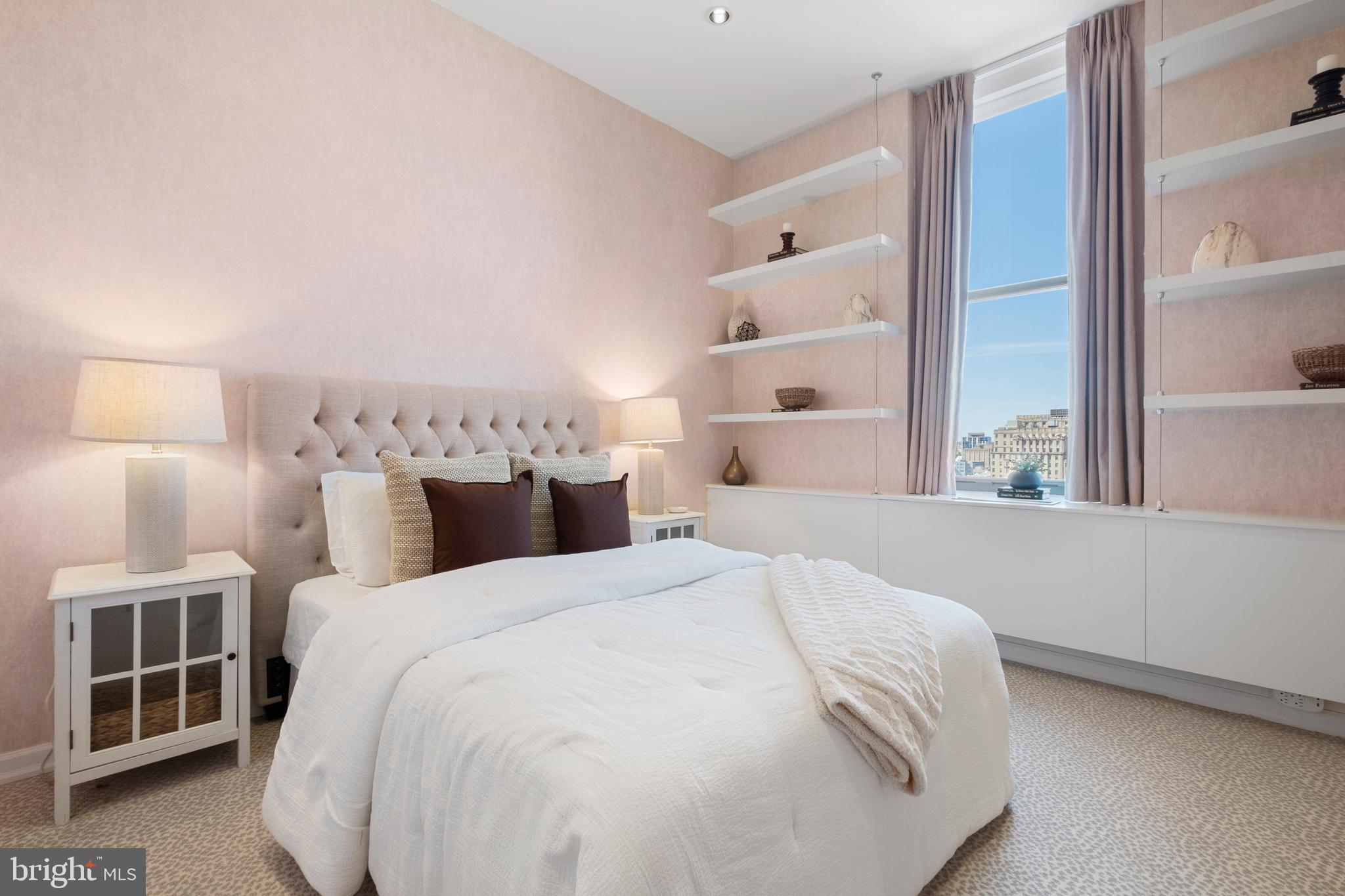 SOCIETY HILL - Residential