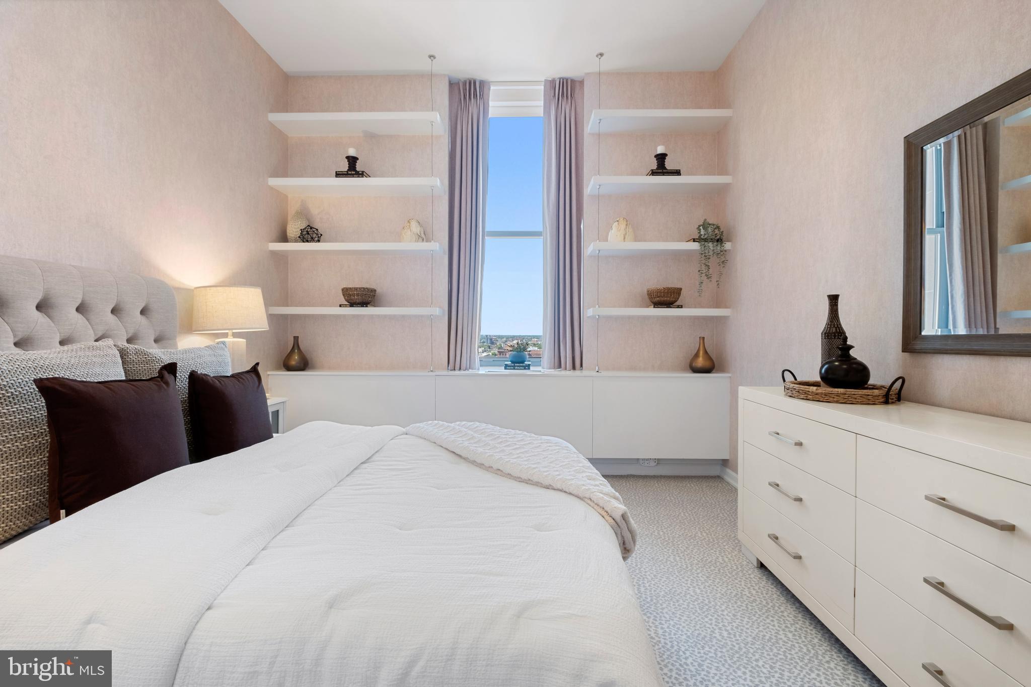 SOCIETY HILL - Residential