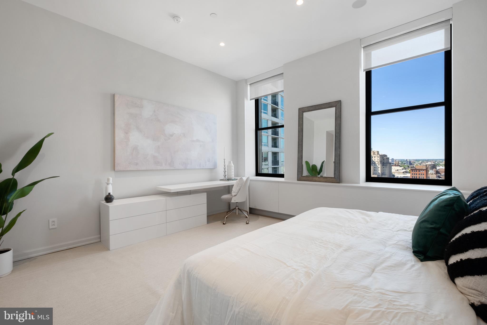 SOCIETY HILL - Residential