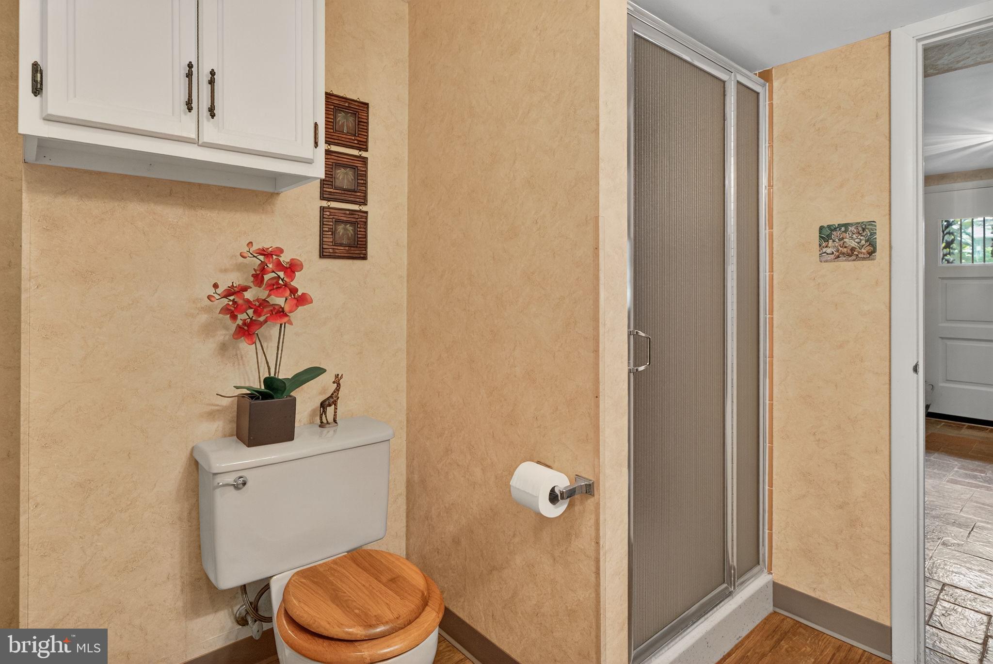 CRESTWOOD - Residential