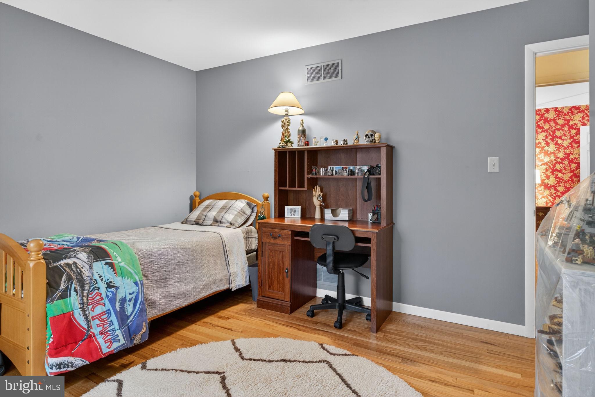 CRESTWOOD - Residential