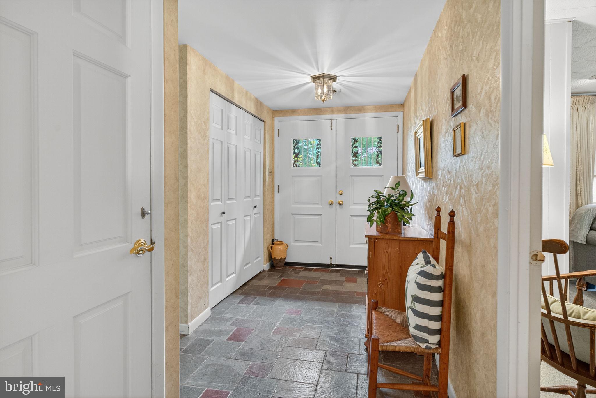 CRESTWOOD - Residential