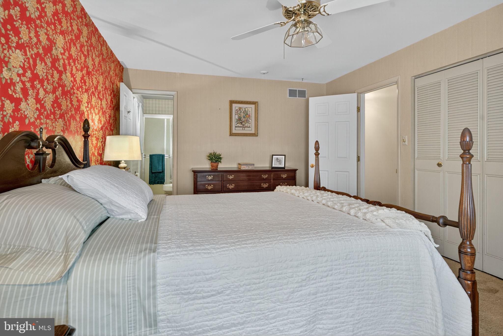 CRESTWOOD - Residential