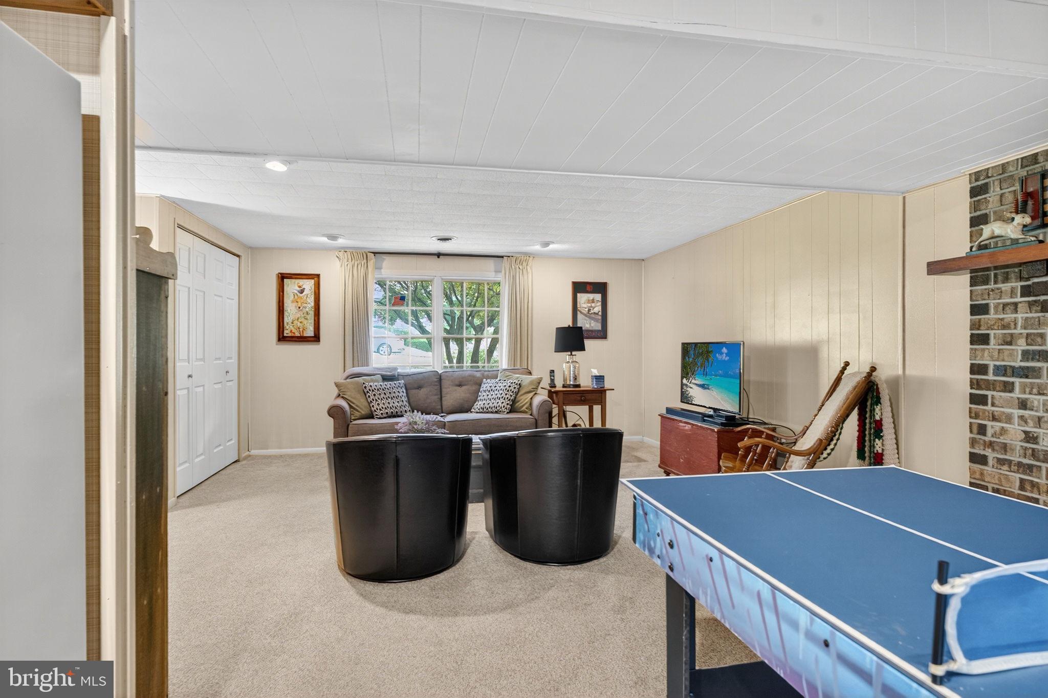 CRESTWOOD - Residential