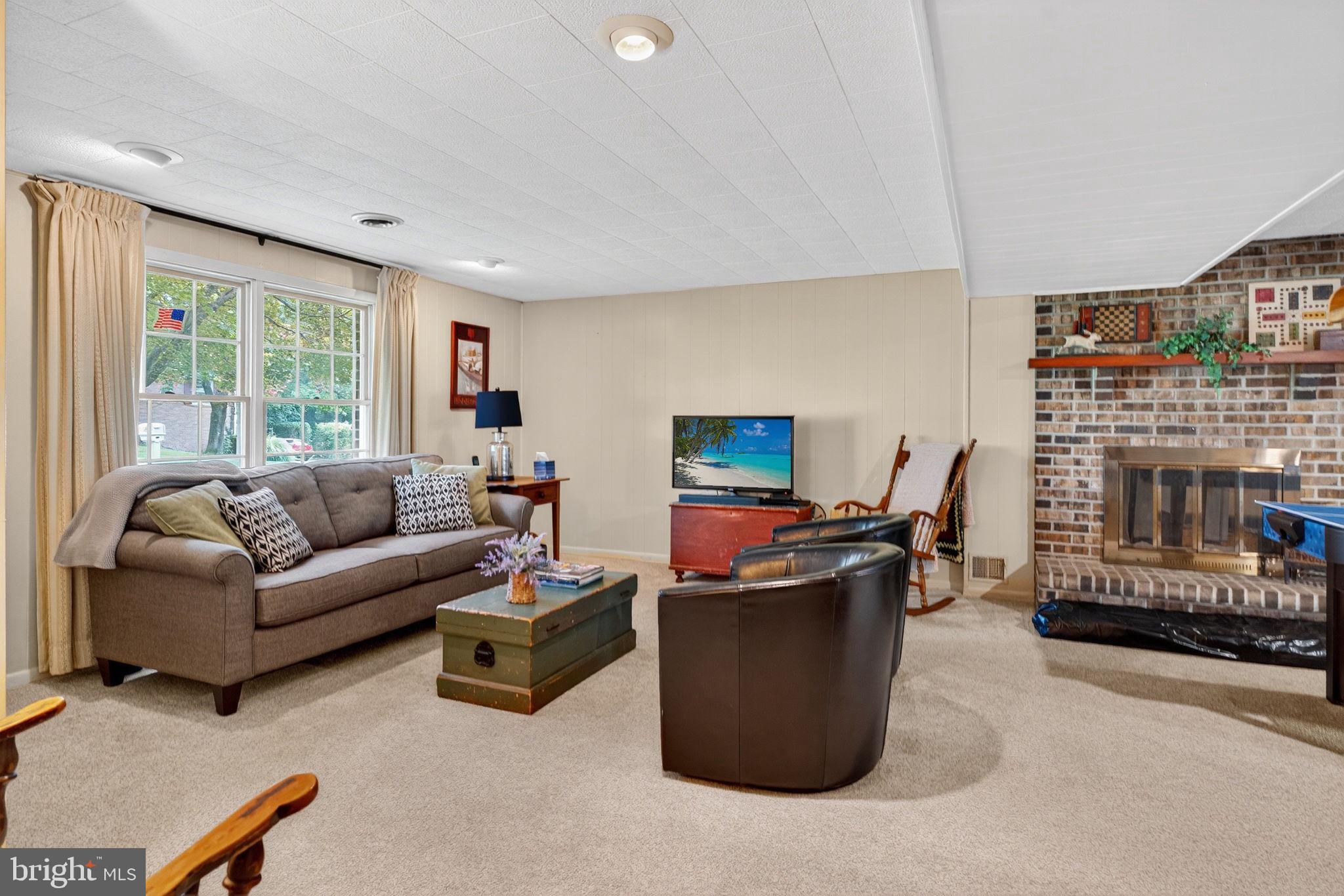 CRESTWOOD - Residential