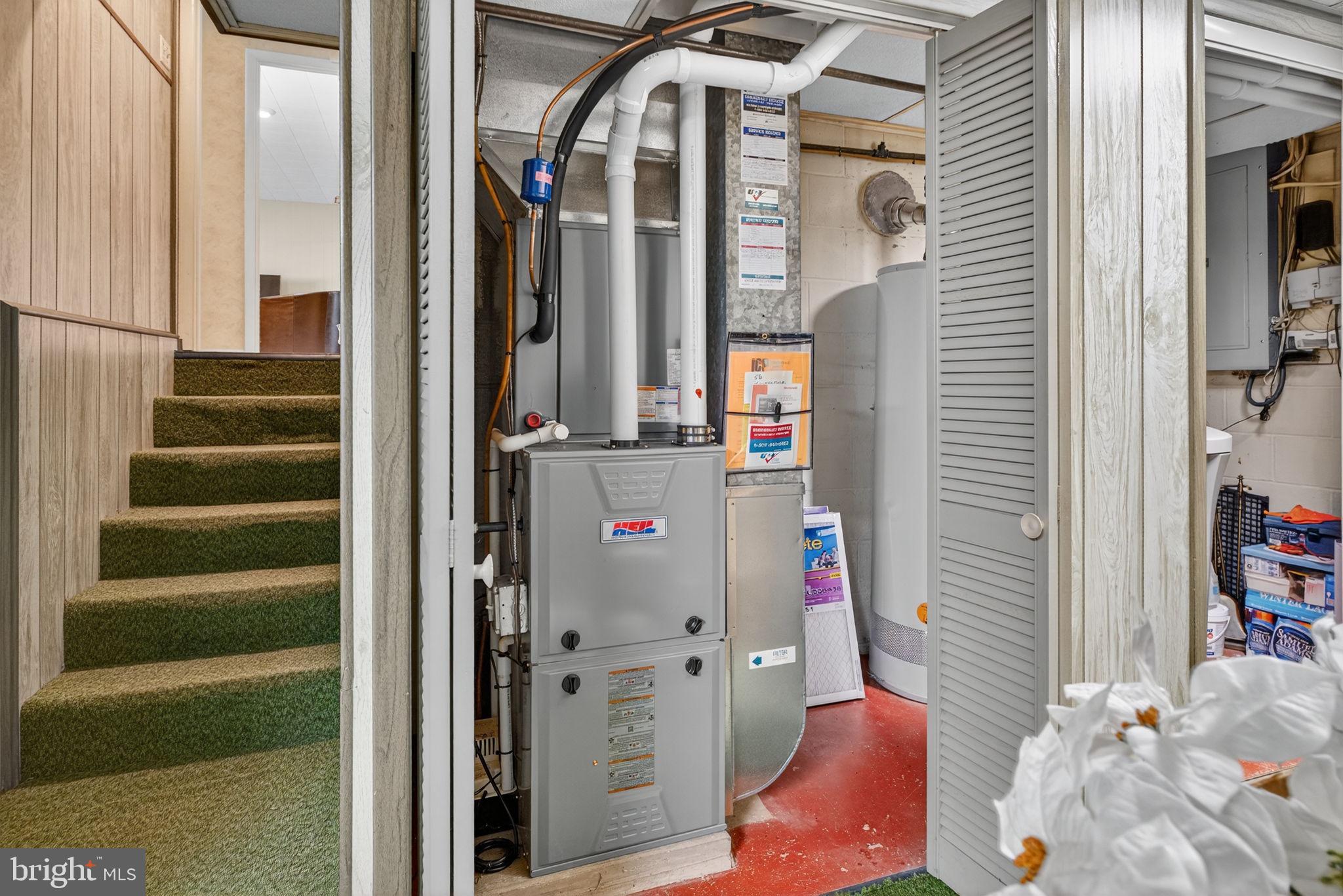 CRESTWOOD - Residential