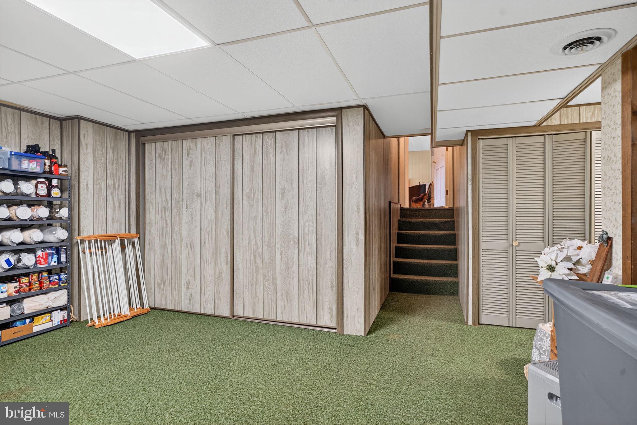 CRESTWOOD - Residential