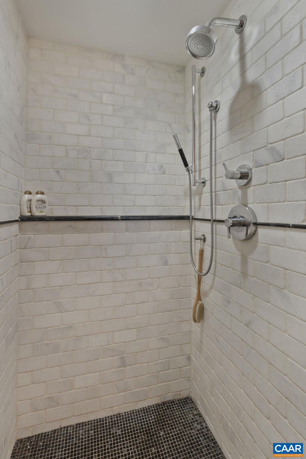 THE GLEASON - Residential