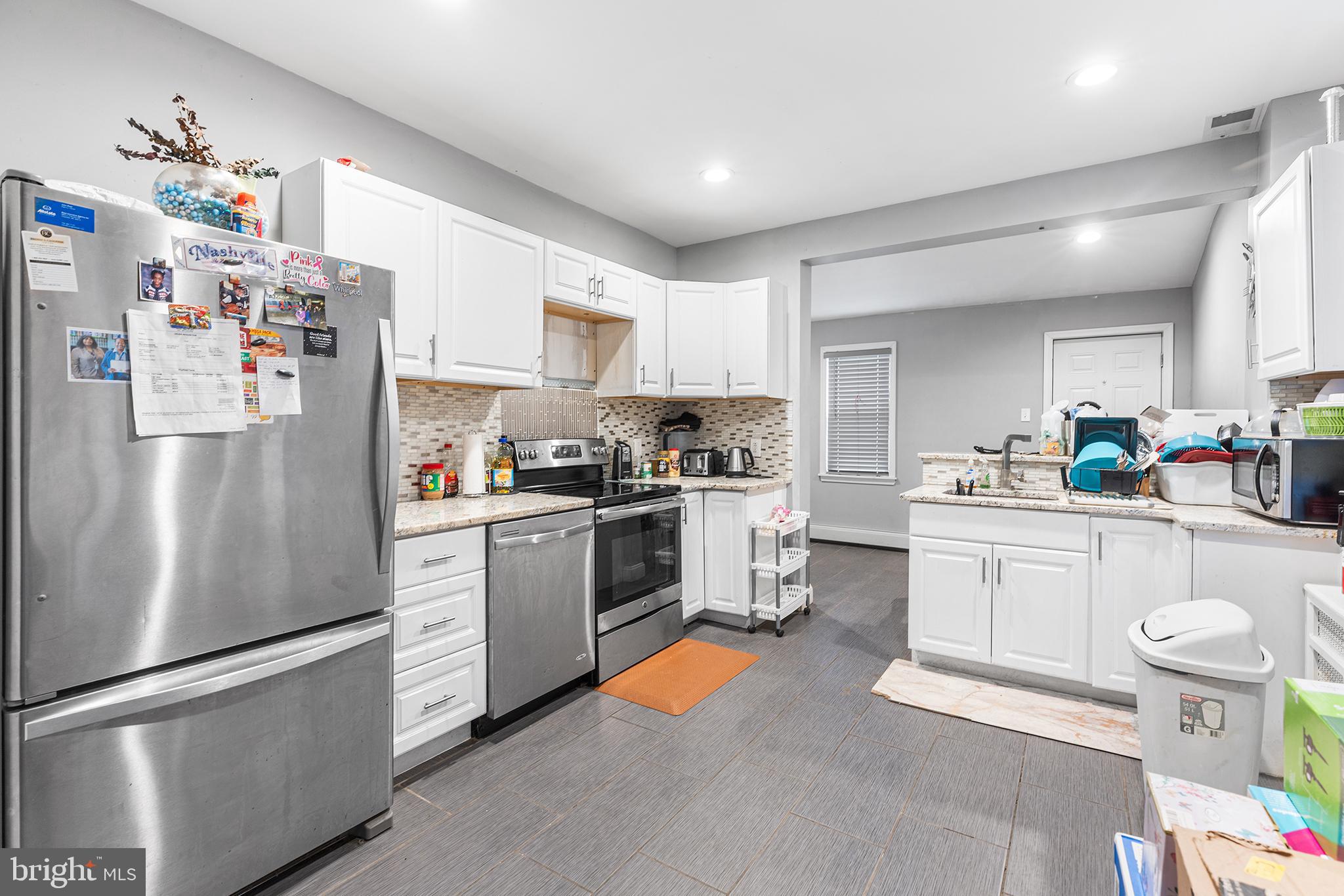 CLIFTON HEIGHTS - Residential